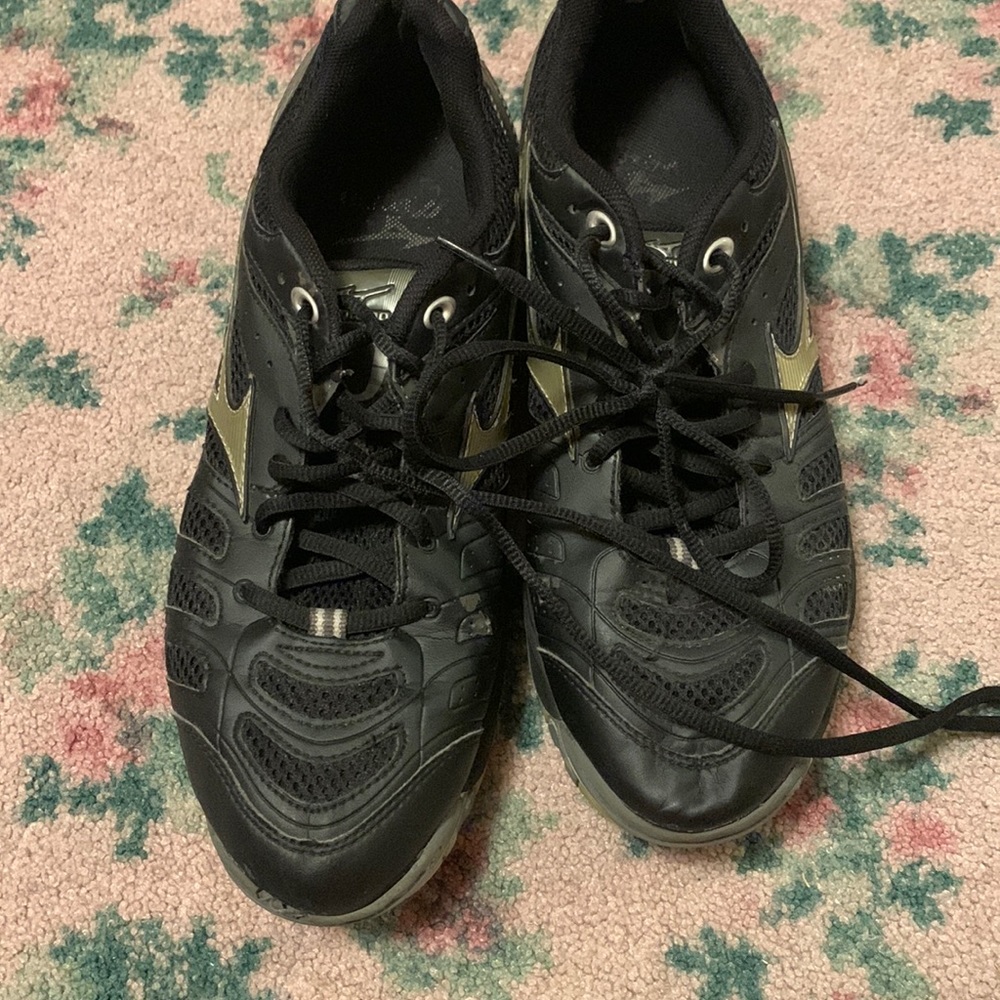 Mizuno Women’s Volleyball Sneakers - Size 10